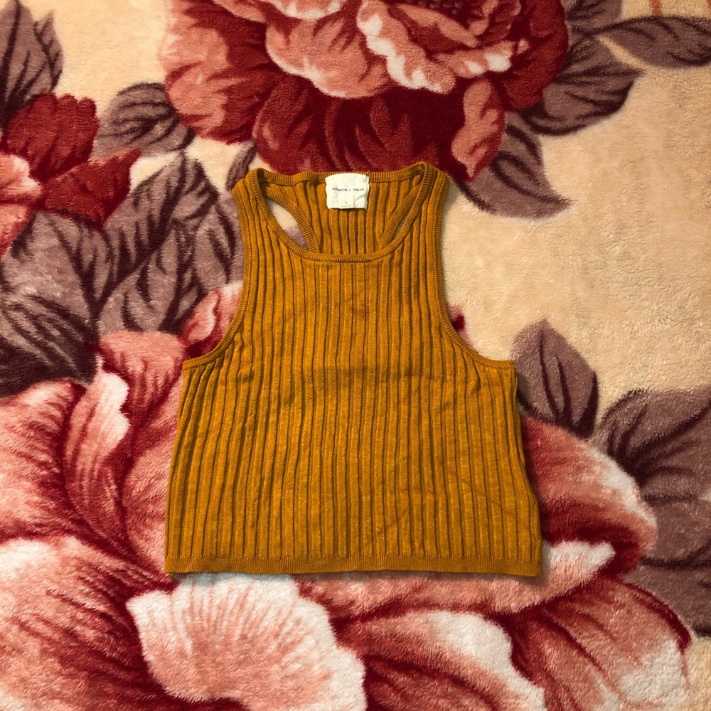UO crop top
